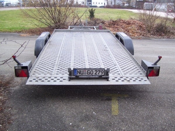 XL Autotransportanhänger mieten – Tieflader, hydraulisch kippbar mit Seilwinde, 3,0 t – 2
