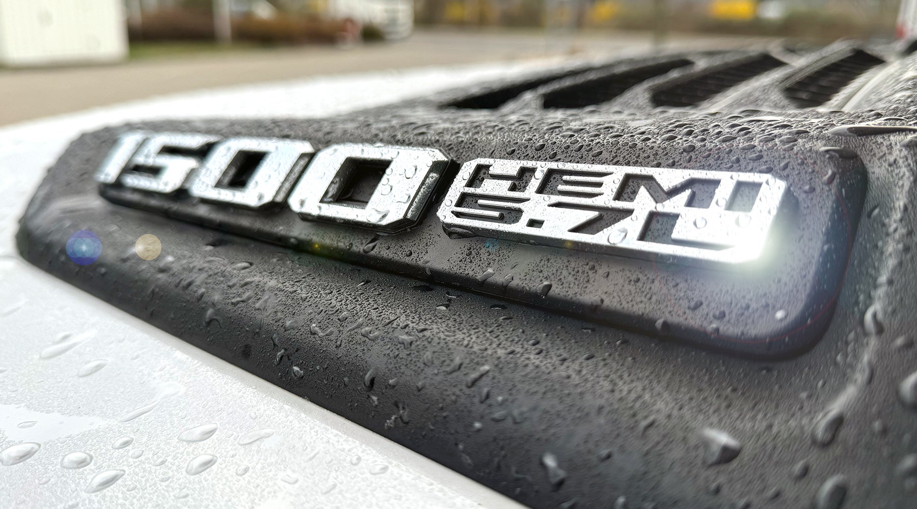 Dodge RAM mieten – HEMI V8 Pickup, 417 PS in Weiß – 3