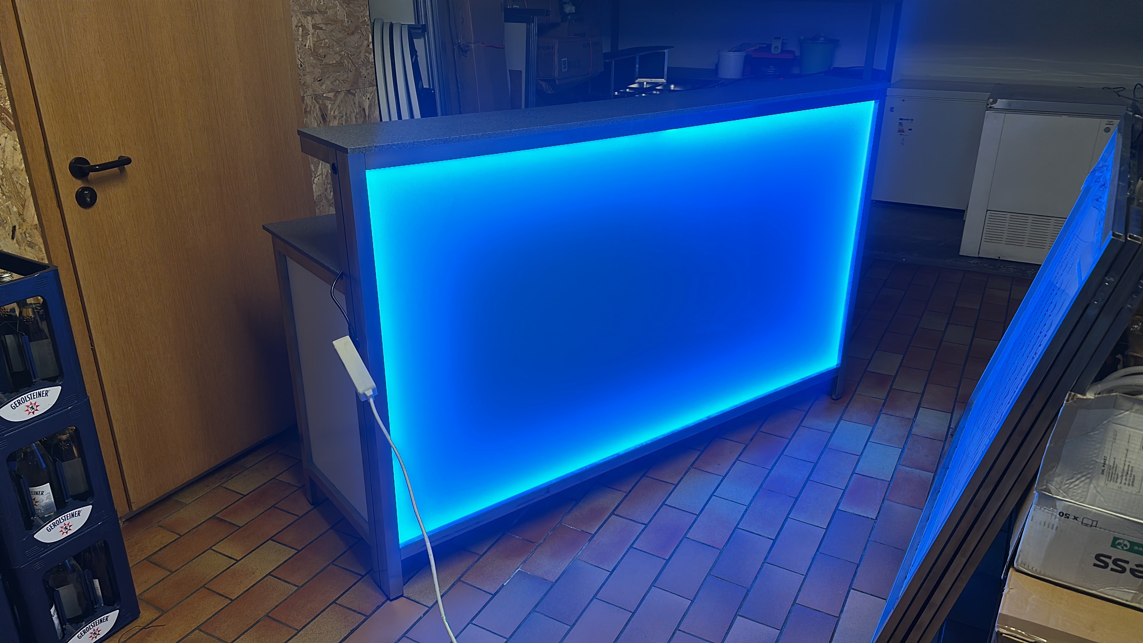 LED Theke mieten – Klapp-Theke / Mobile Gastro-Theke / DJ-Tisch, bis 4 Stück