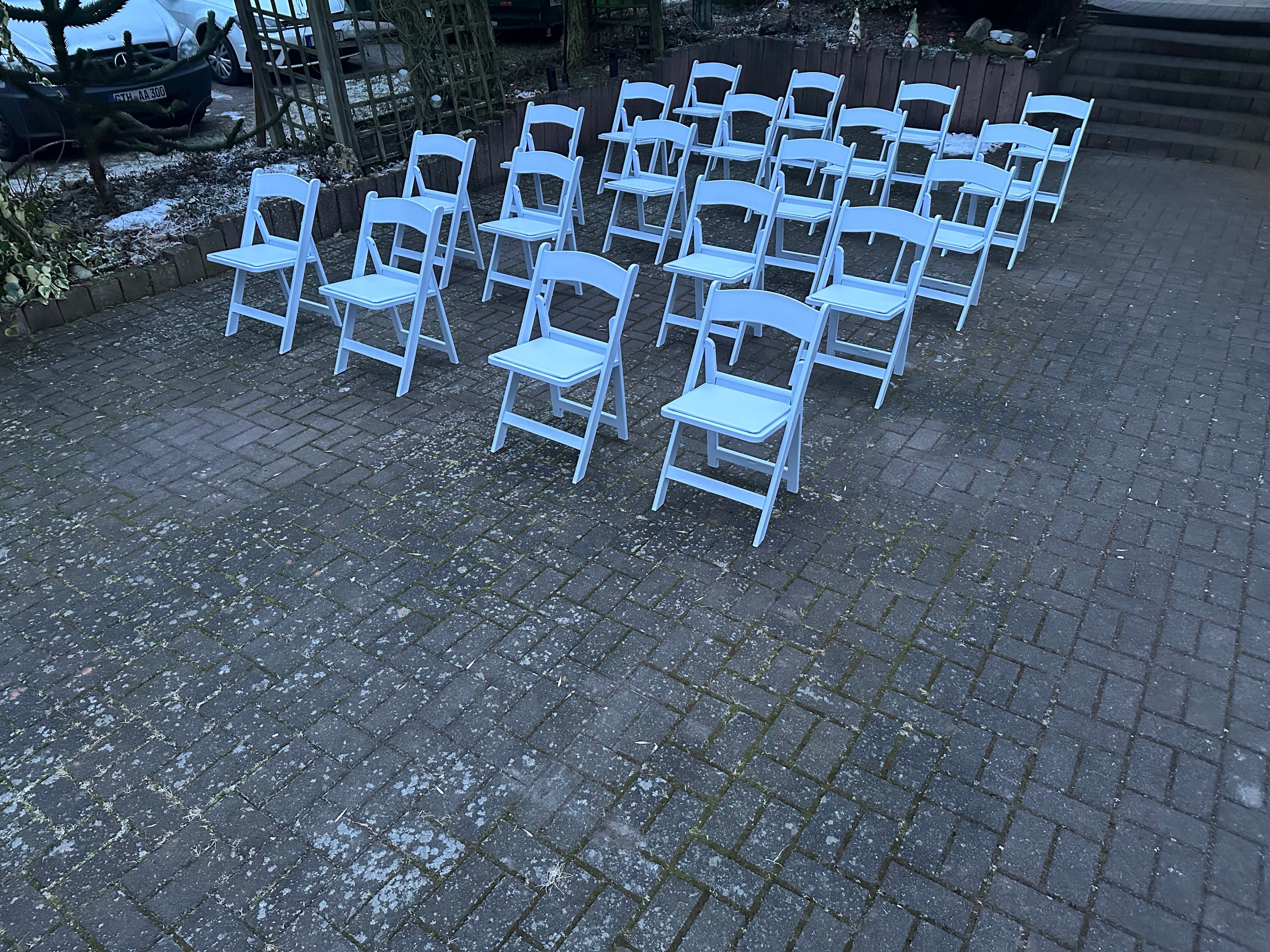 Klappstühle mieten – Hochzeitsstühle / Konferenzstühle / Eventstühle, je 50+ Stk – 2