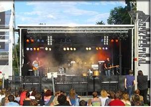 Trailerbühne Freestage Medium V.1.4 mieten – mobile Bühne 6x8 m