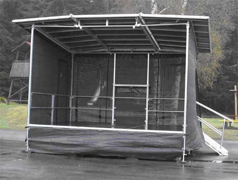 Trailerbühne Smartstage20 mieten – mobile Bühne 5x4 m mit Überdachung