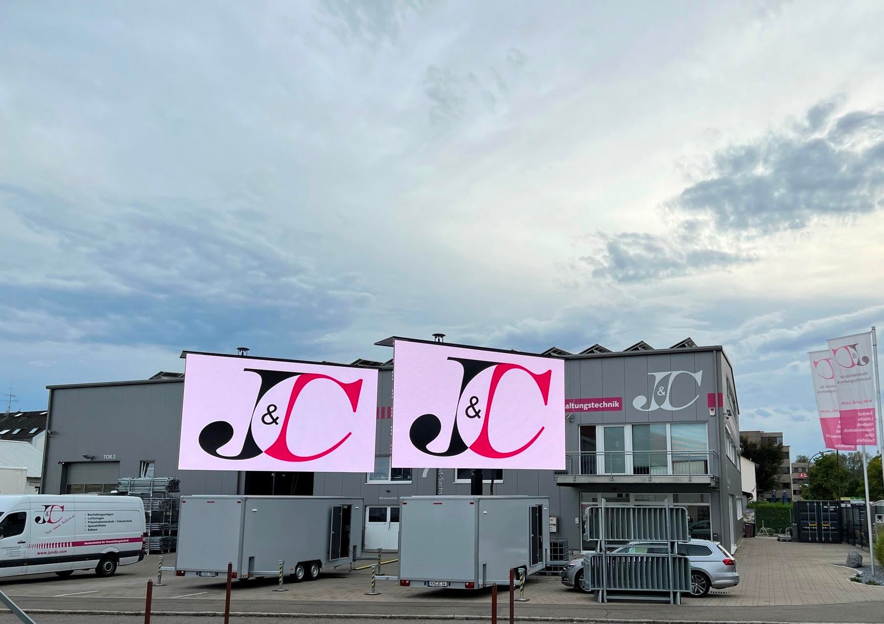 LED-Trailer mieten – 21 m² mobile LED-Wand, 600x350 cm, 16:9, 3,9 mm