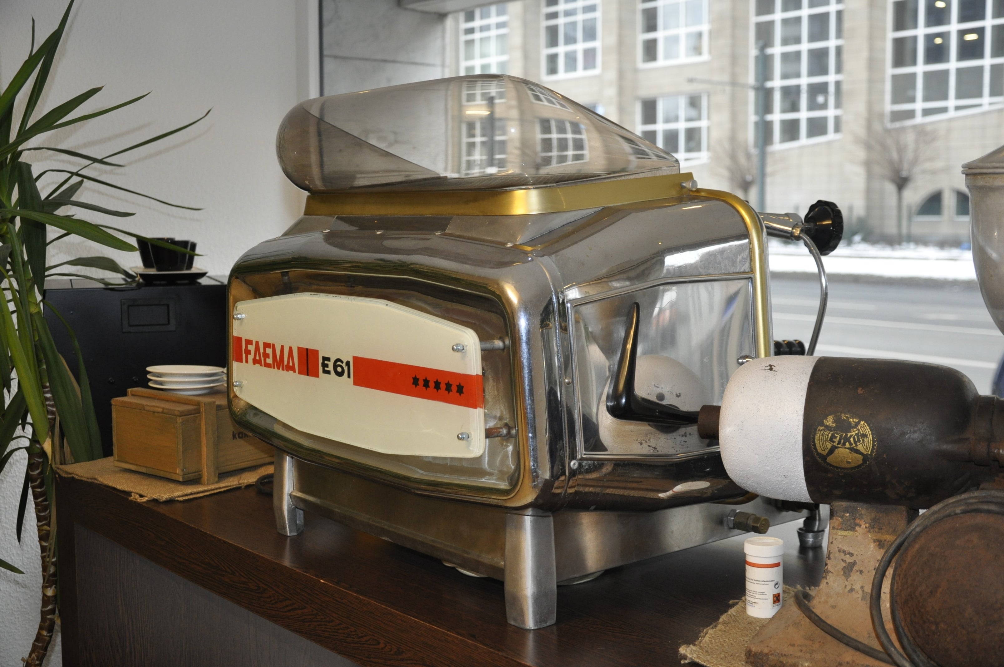 Faema E61 2-gruppig mieten – Profi-Espressomaschine für Messe in Düsseldorf & Köln – 3