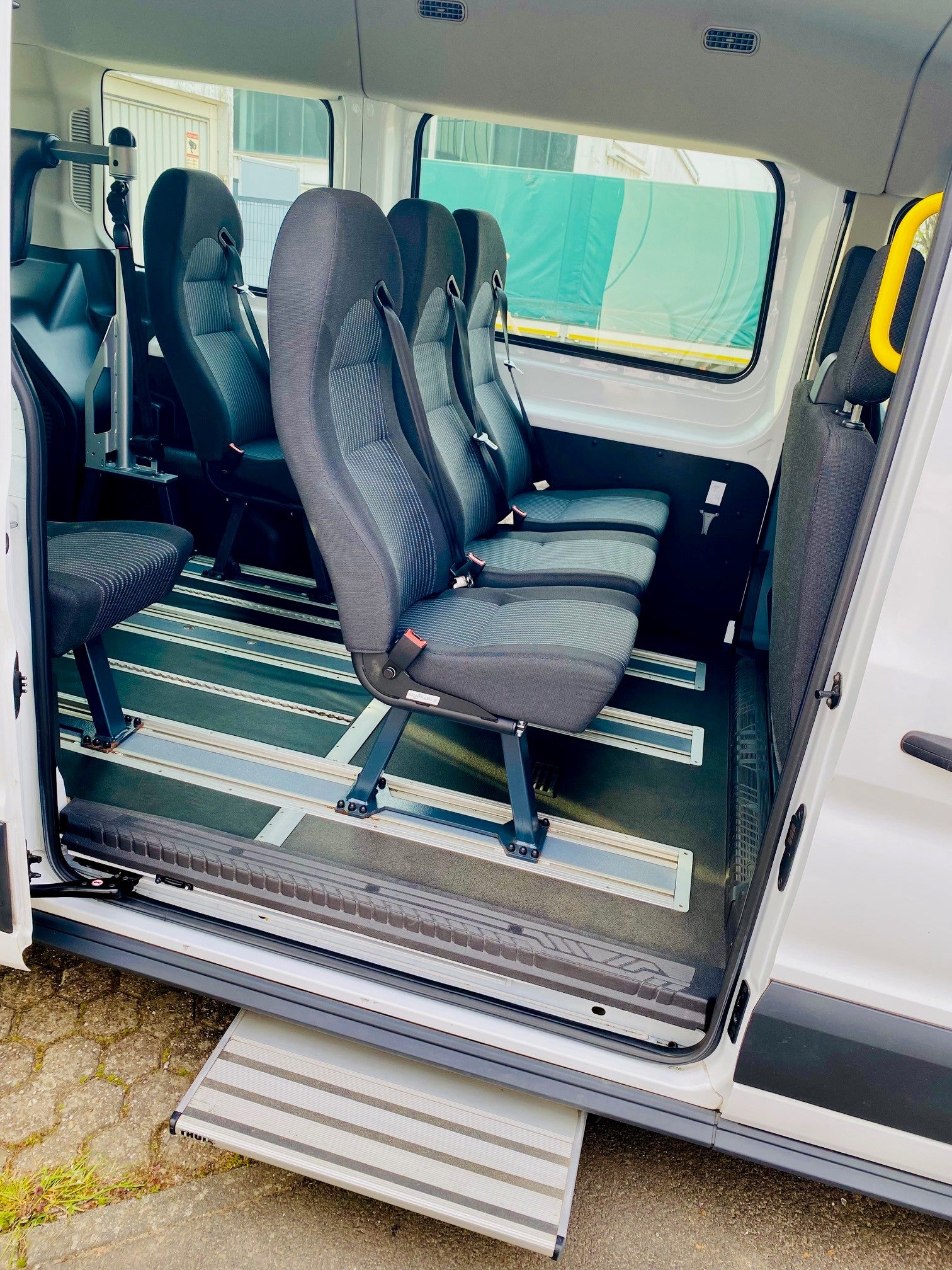 Krankenfahrdienst mieten – Rollstuhltransport mit Hebebühne, Dialyse- & Arztfahrten – 2