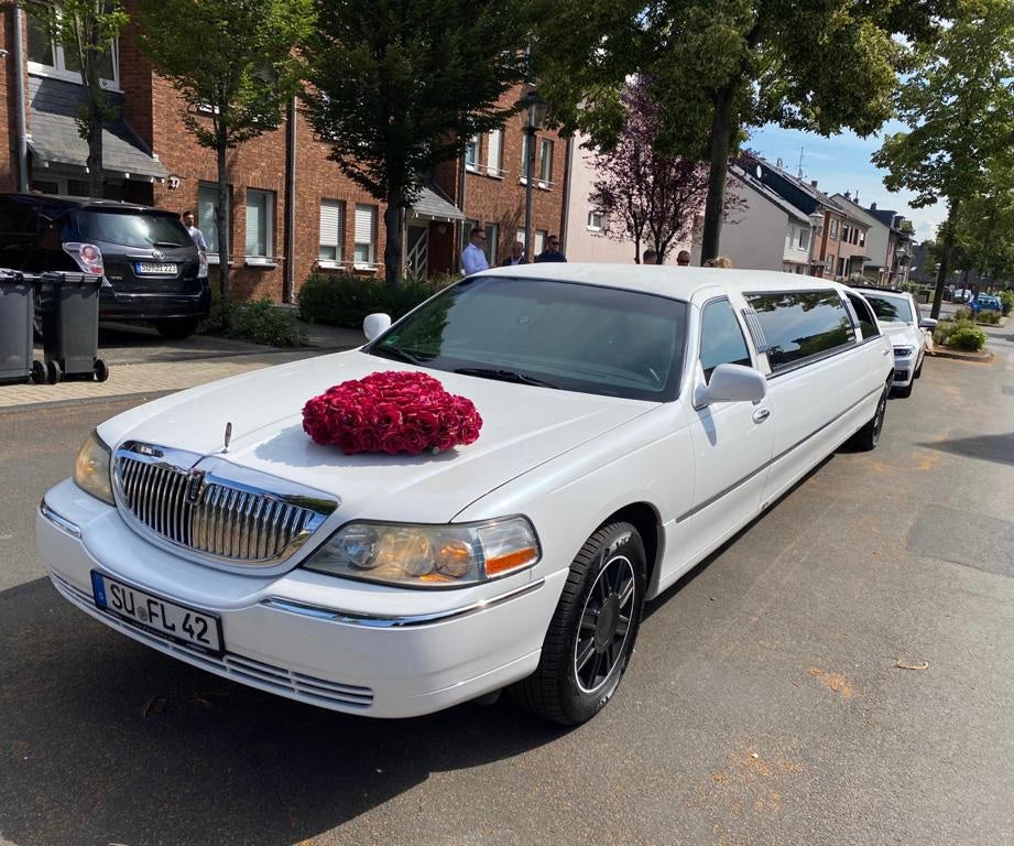 Stretchlimousine & Partybus mieten Köln – Hummer H2, Lincoln Weiß & Pink