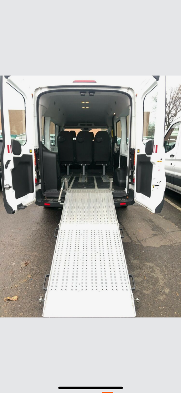 Krankenfahrdienst mieten – Rollstuhltransport mit Hebebühne, Dialyse- & Arztfahrten – 3