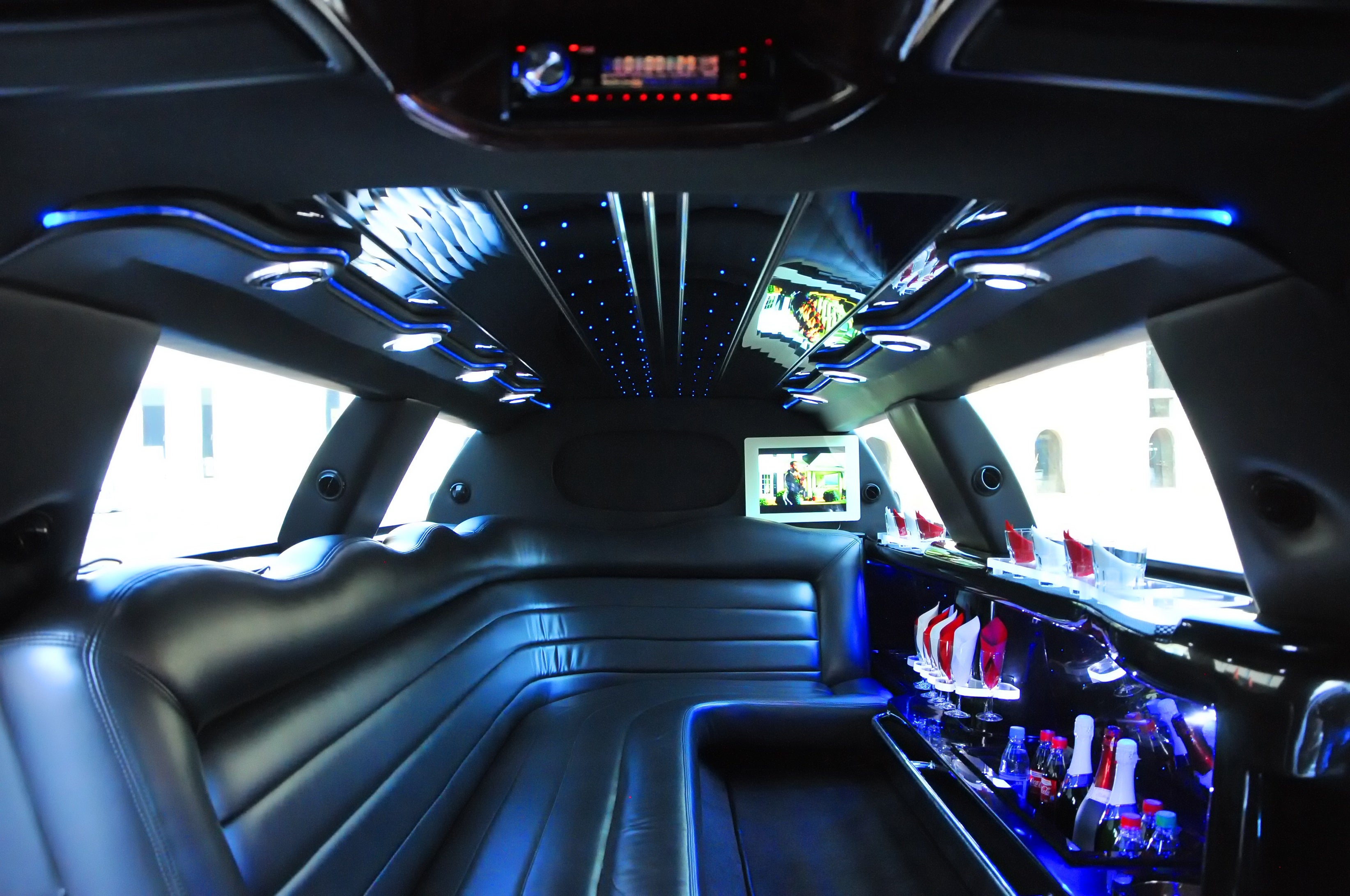 Stretchlimousine mieten – Lincoln Town Car Weiß & Chrysler für Ihren Anlass – 4
