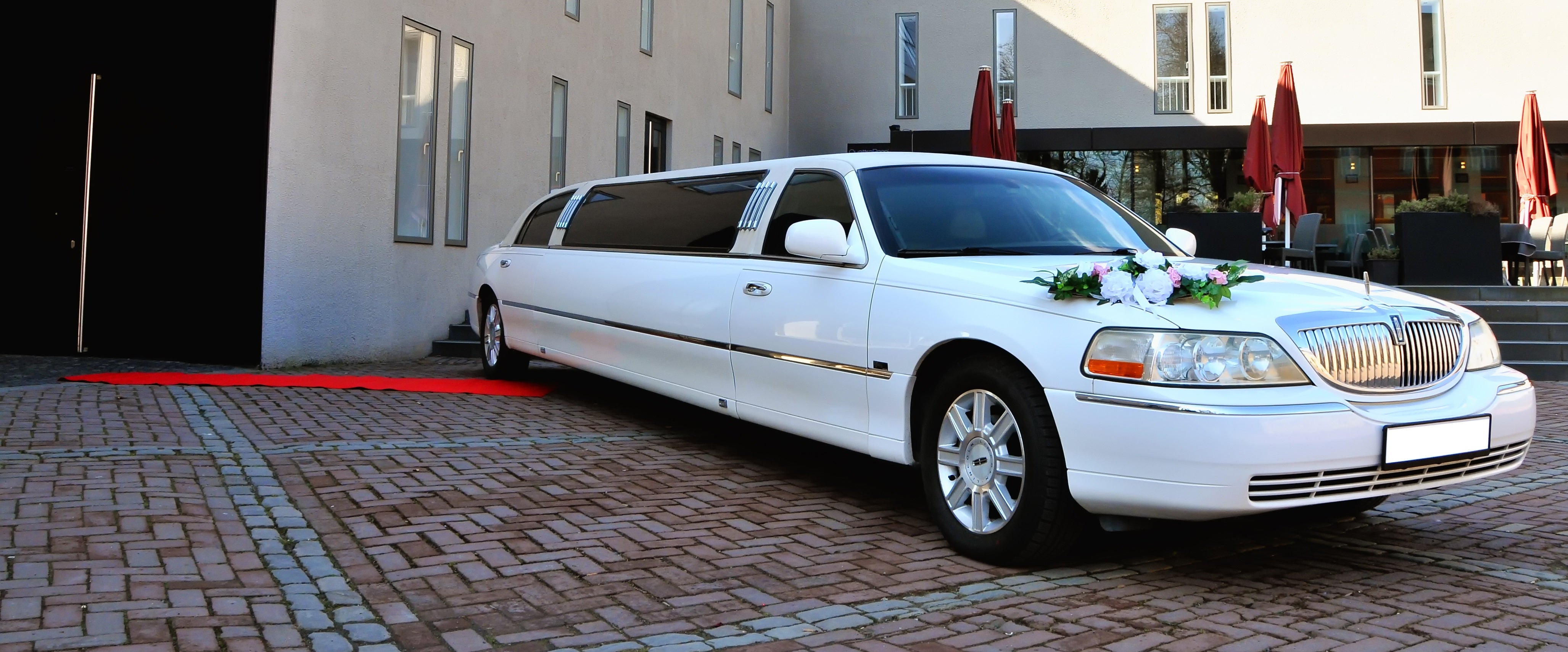 Stretchlimousine mieten – Lincoln Town Car Weiß & Chrysler für Ihren Anlass – 2