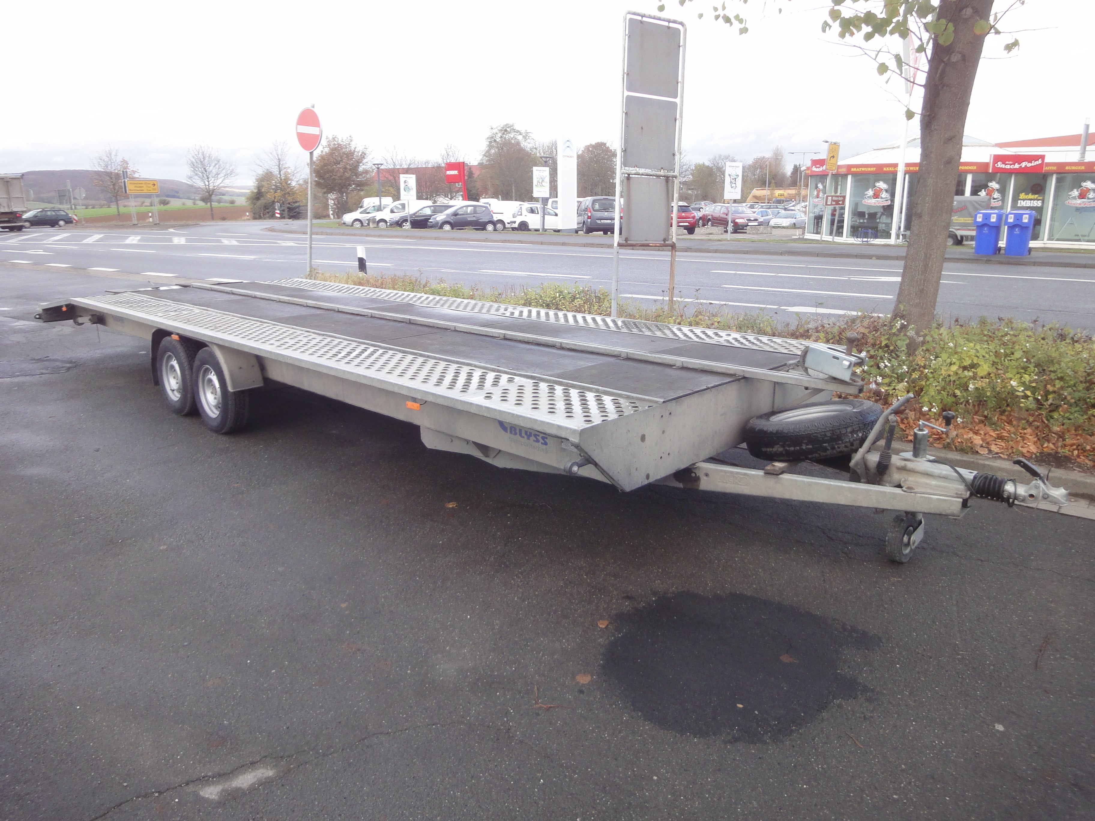 Autotransporter mieten – Anhänger für 2 Autos, 860x250 cm, 3500 kg zGG, mit Seilwinde – 2