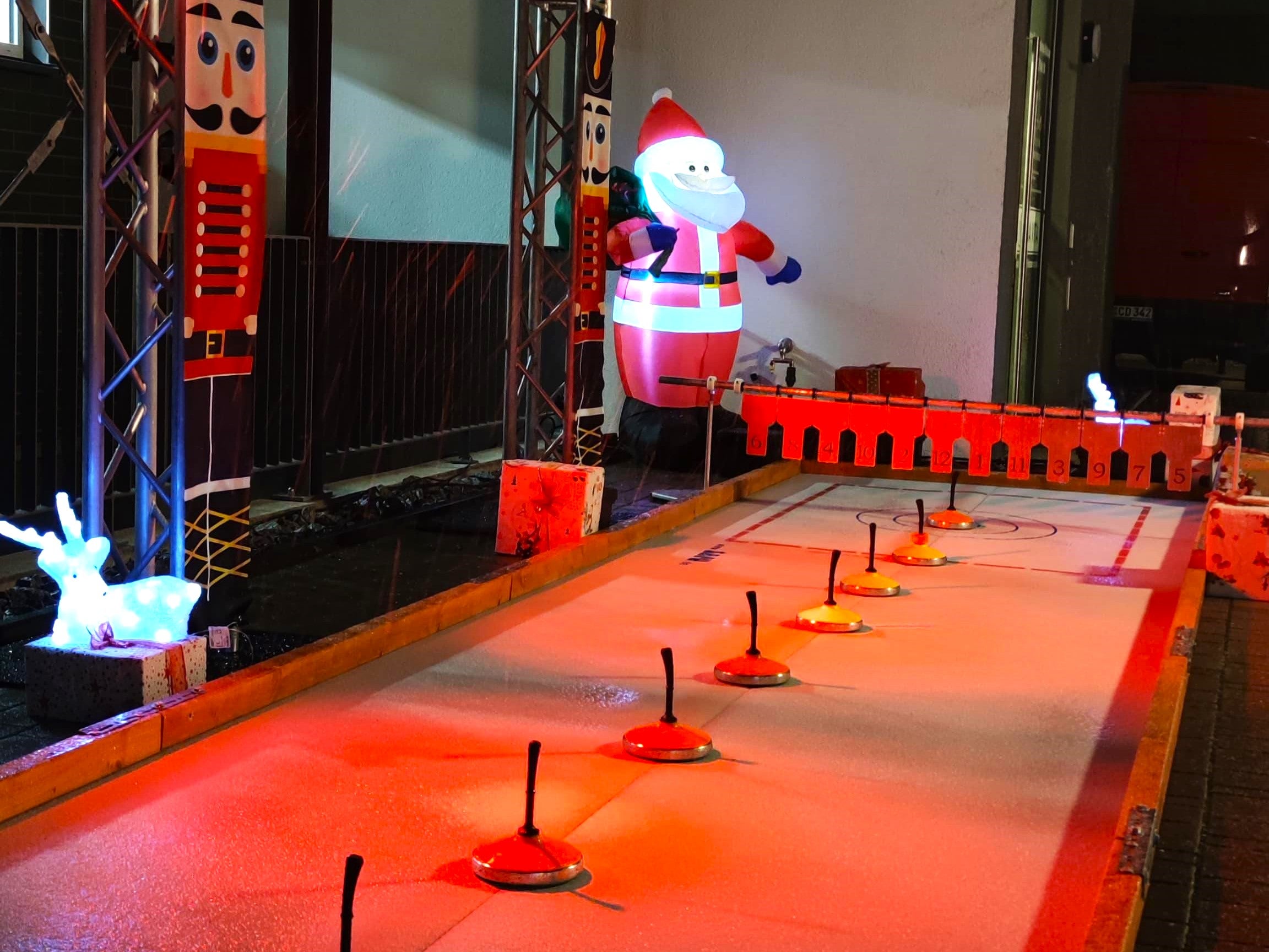 Eisstockbahn mieten – XXL-Eisstockschießen & Funcurling für In- & Outdoor, ganzjährig – 3