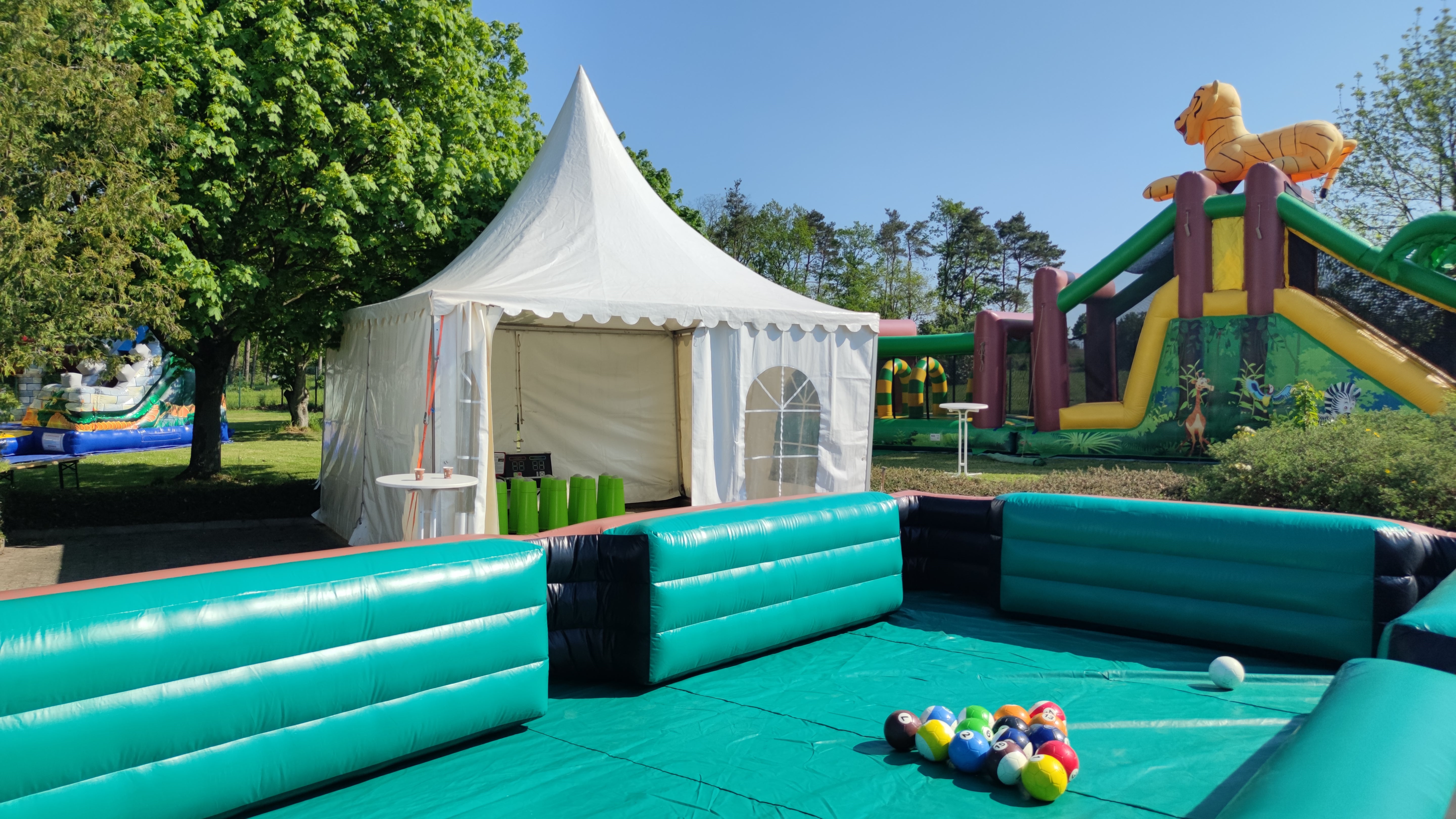 Fußball-Billard mieten – XXL-Billardfeld 9x5 m mit 15 Bällen für Firmen- & Teamevent – 3