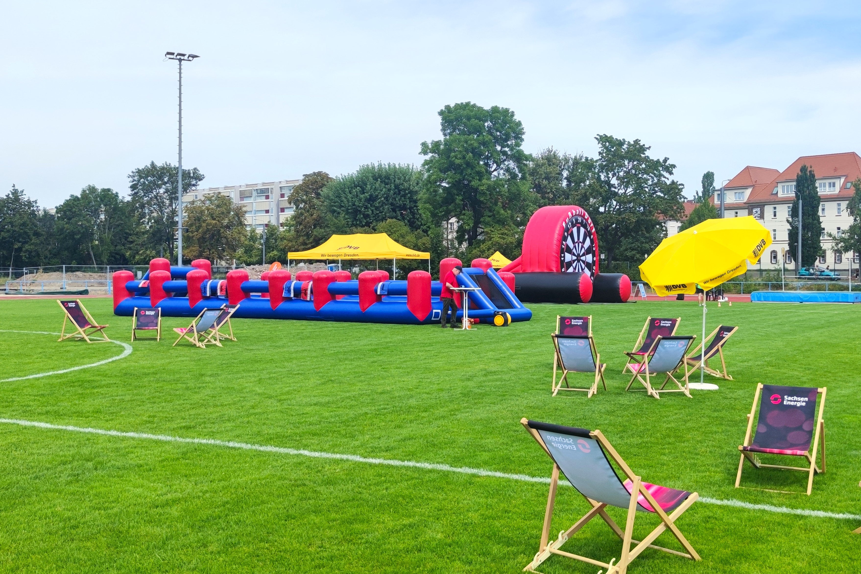XXL-Menschenkicker mieten 14x6 m – Human Table Soccer für bis zu 12 Spieler, DIN-geprüft – 3