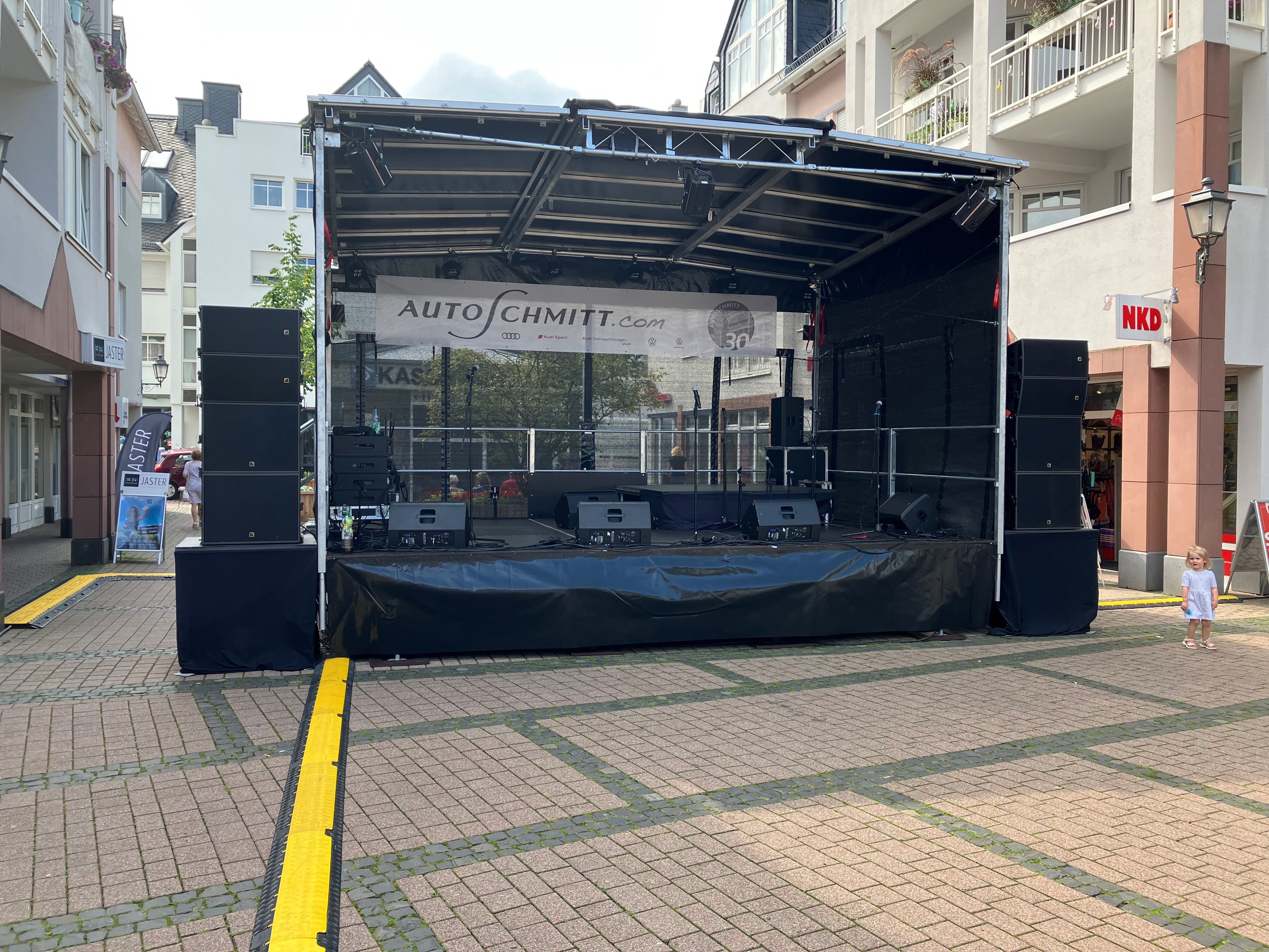 Nivtec Bühnenpodest mieten – Bühnenelement 2×1 m mobil, indoor & outdoor – 4