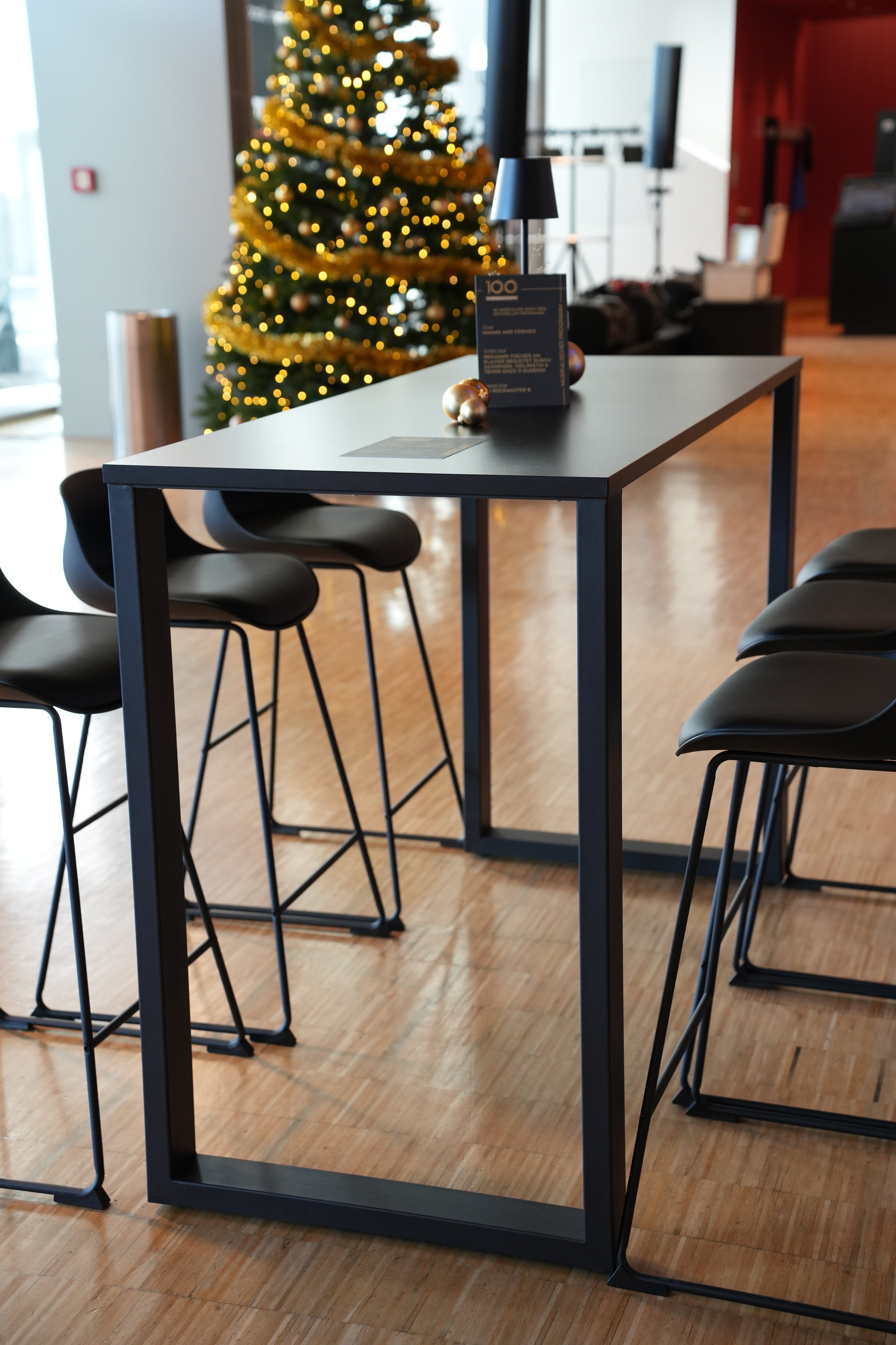 Hochtisch mieten – schwarz, Metallgestell, 160 x 70 cm – 2