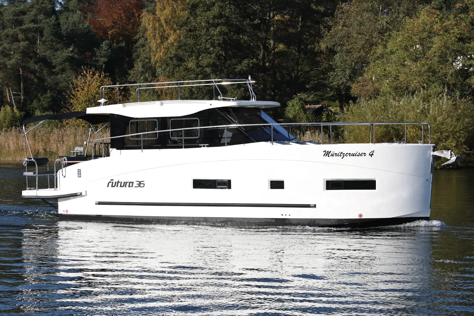 Hausboot Futura 36 „MüritzCruiser 4“ mieten – 6 Personen, ab Waren (Müritz)