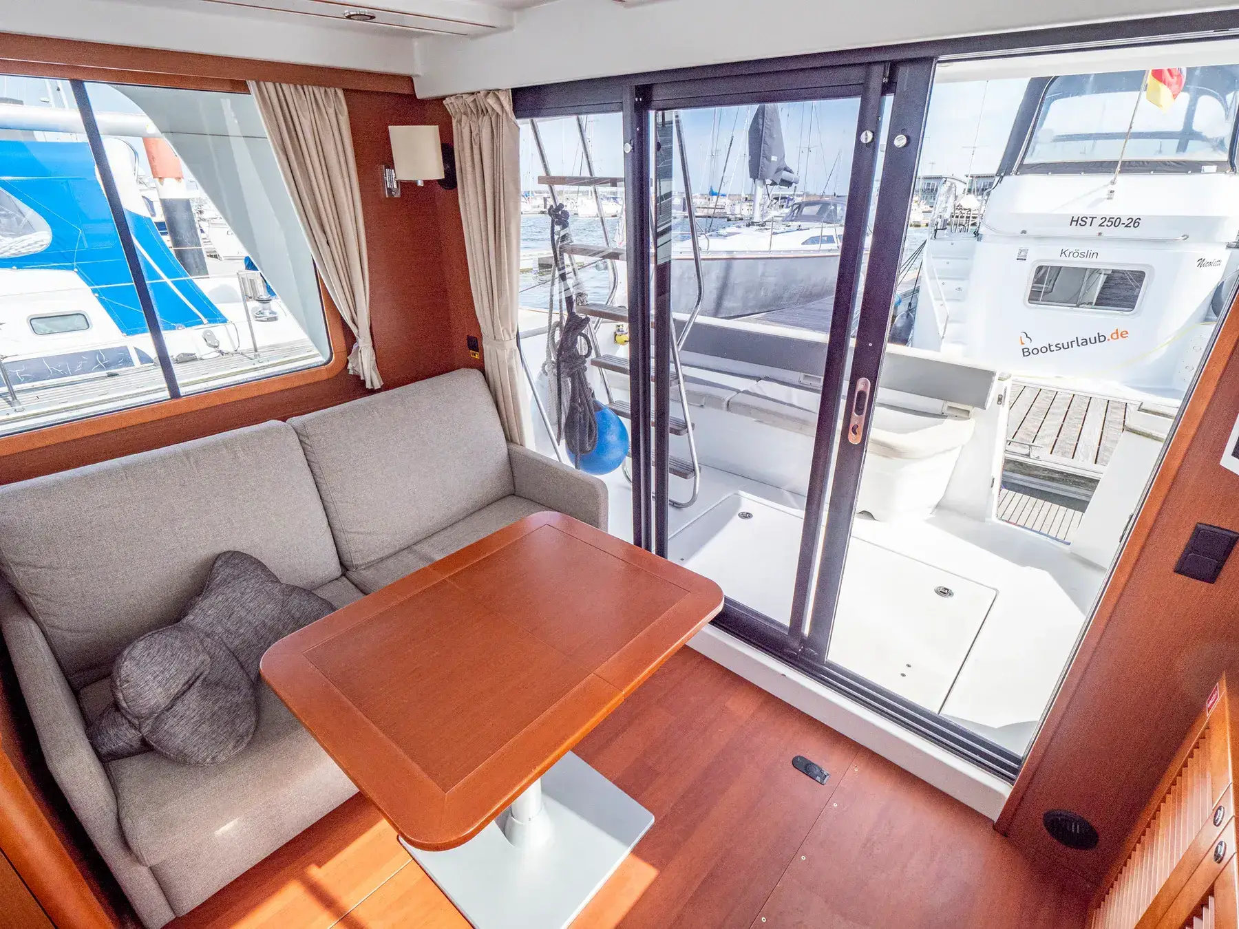Motoryacht Beneteau Swift Trawler 34 „Lore“ mieten – 4 Personen, ab Kröslin – 3