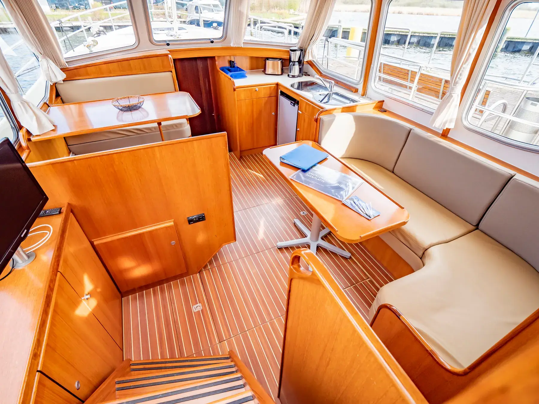 Hausboot Pedro Levanto 38 „Jeanette“ mieten – 6 Personen, ab Röbel/Müritz – 2