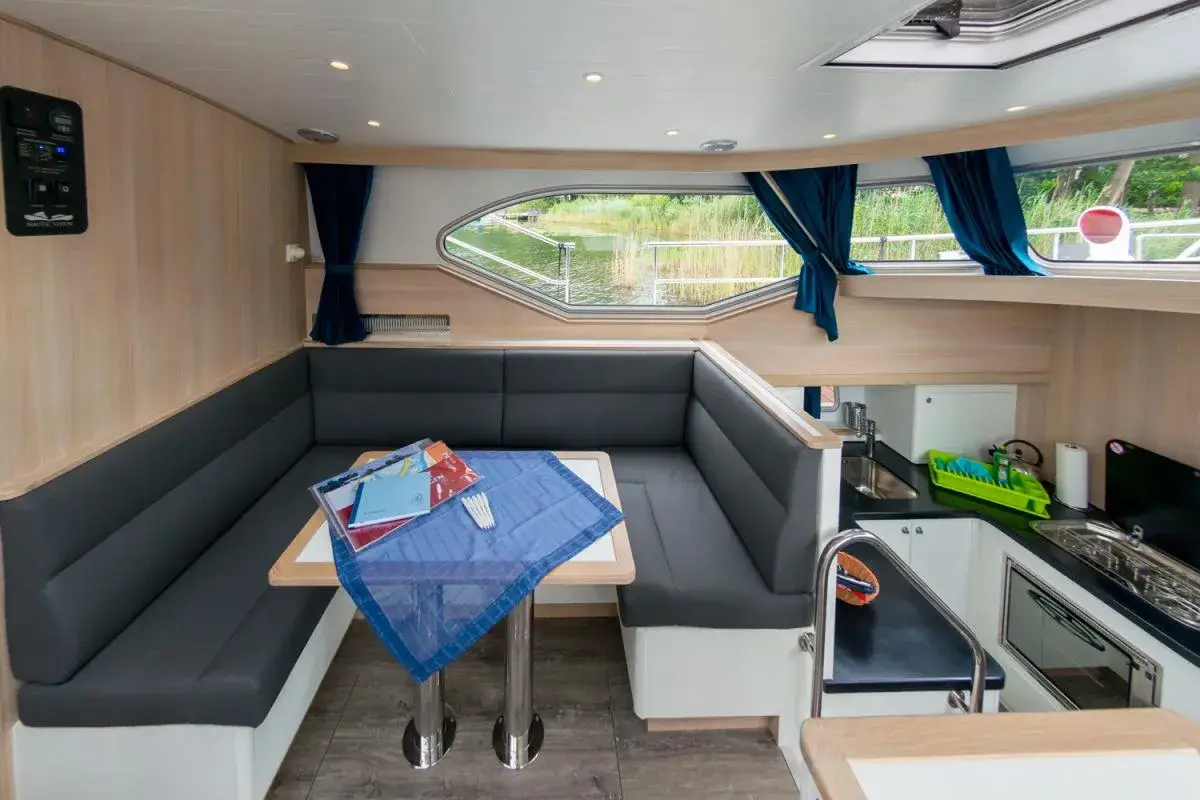 Motoryacht Schulz 40 „Johanna“ mieten – 4 Personen, ab Neukalen – 4