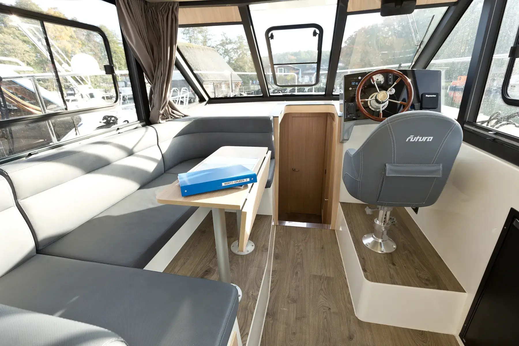 Hausboot Futura 36 „MüritzCruiser 2“ mieten – 6 Personen, ab Waren (Müritz) – 2