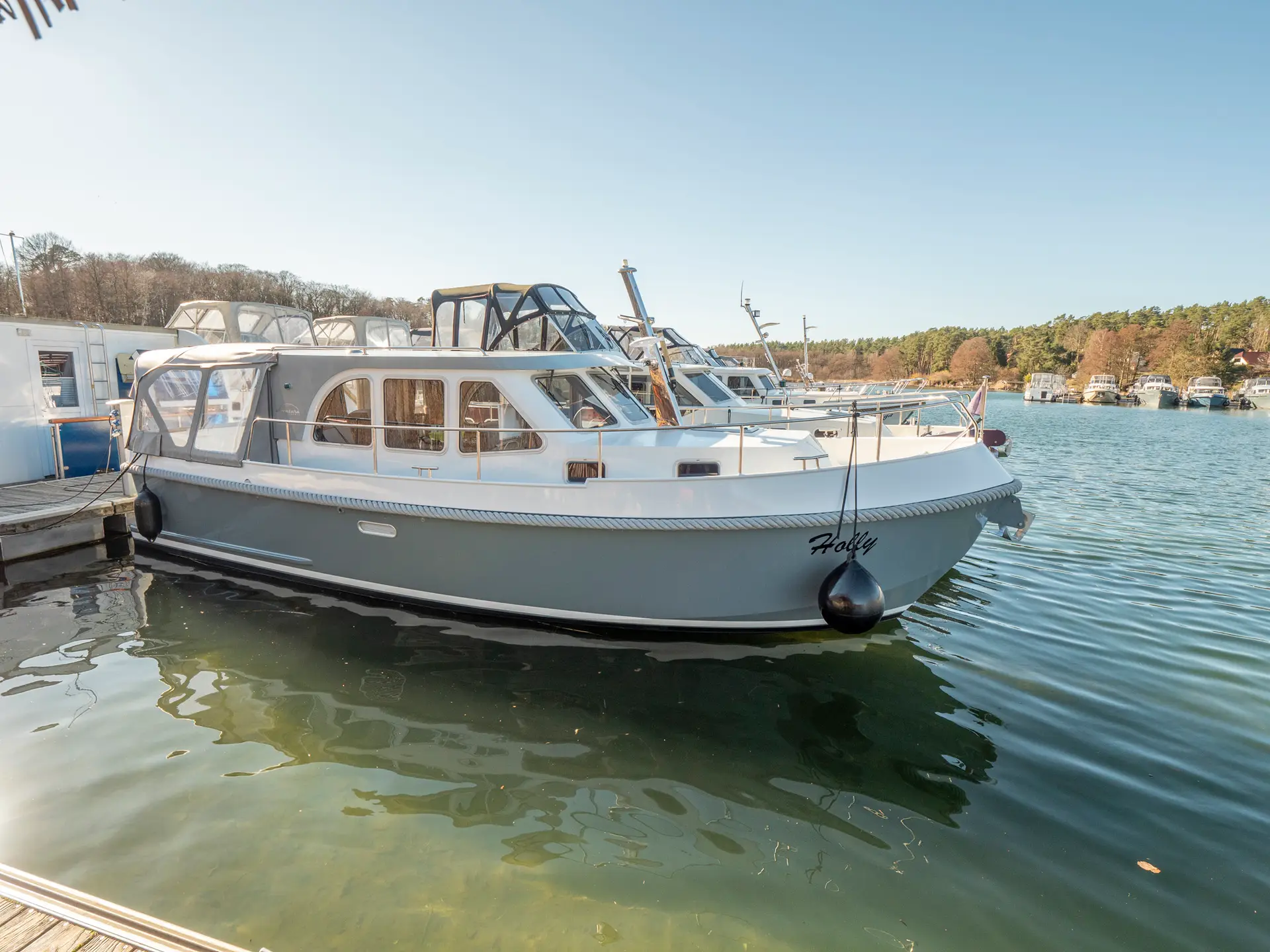 Hausboot Aventura 32 „Holly“ mieten – 2 Personen, ab Waren (Müritz)