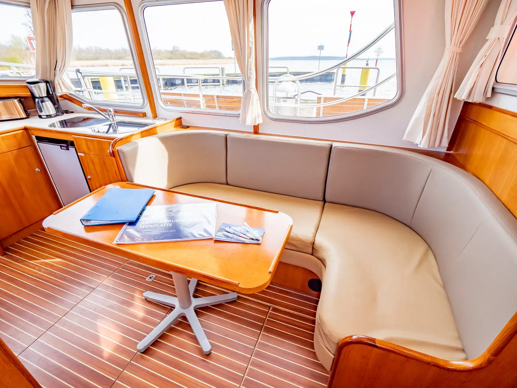 Hausboot Pedro Levanto 38 „Jeanette“ mieten – 6 Personen, ab Röbel/Müritz – 3