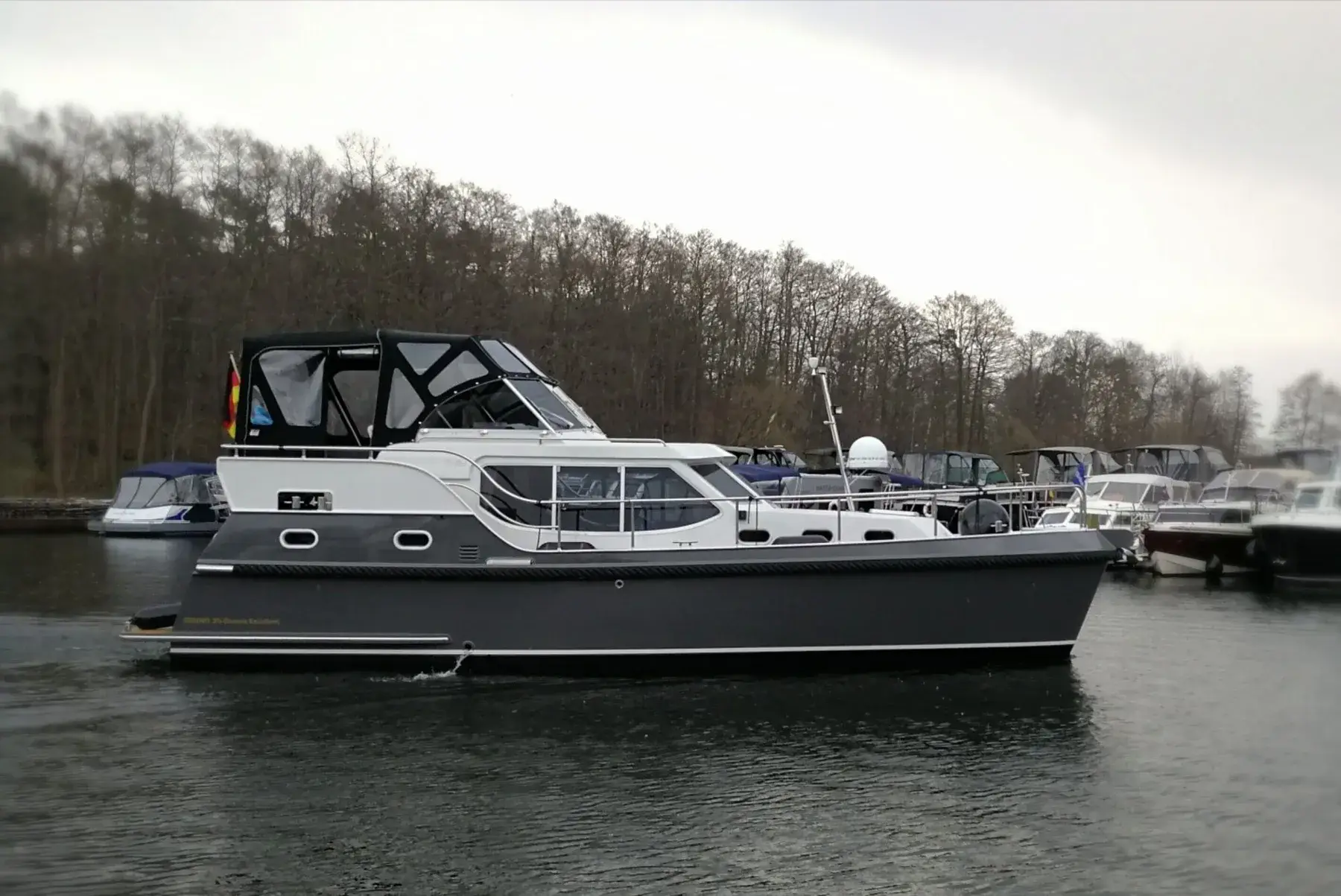 Hausboot Gruno 35 Excellent Typ 3 „Brandenburg“ mieten – 4 Personen, ab Waren (Müritz)