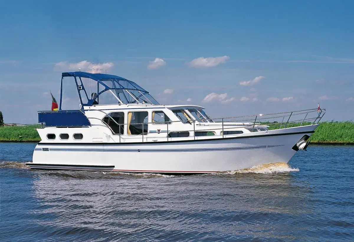 Hausboot Pedro Skiron Typ 2 „Laura“ mieten – 4 Personen, ab Waren (Müritz)