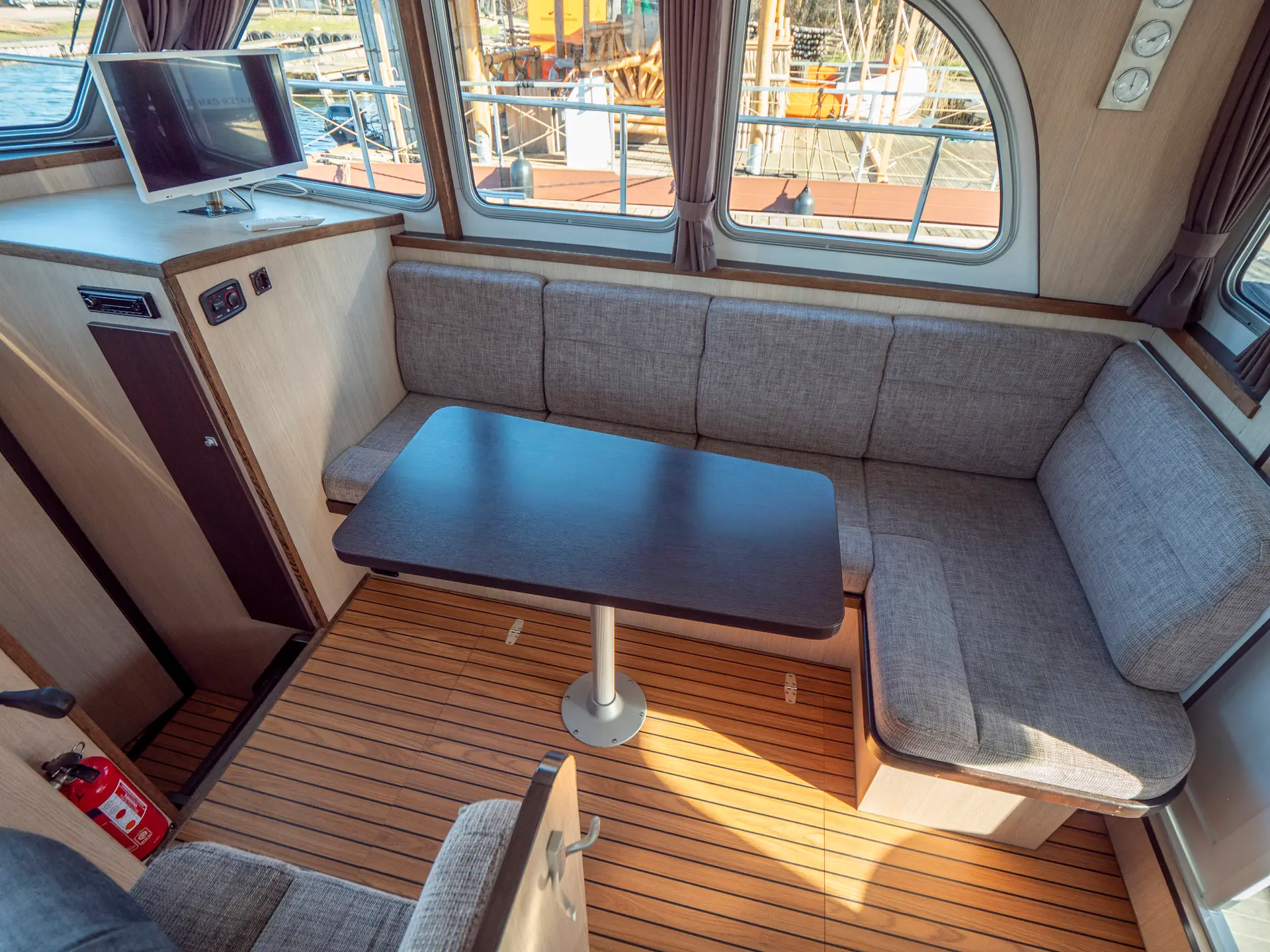 Hausboot Aventura 32 Classico „Hera“ mieten – 2 Personen, ab Waren (Müritz) – 4