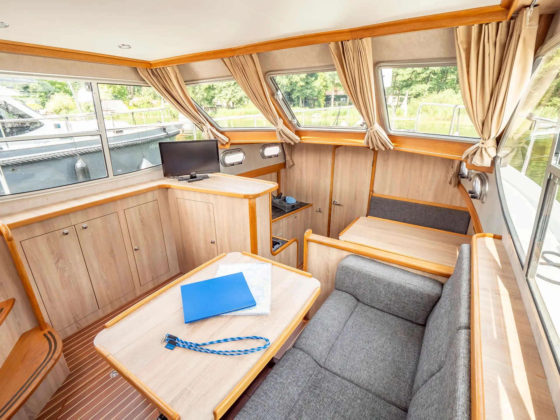 Hausboot Gruno 35 Excellent Typ 2 „Mira 3“ mieten – 4 Personen, ab Plau am See – 4