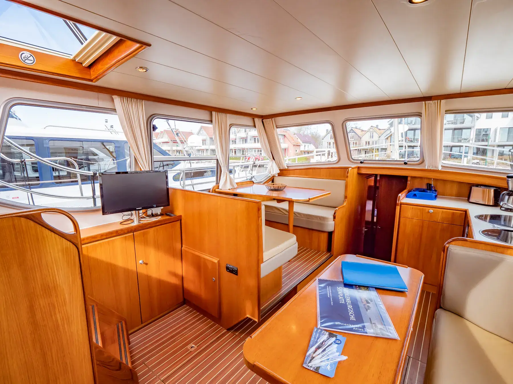 Hausboot Pedro Levanto 38 „Jeanette“ mieten – 6 Personen, ab Röbel/Müritz – 4