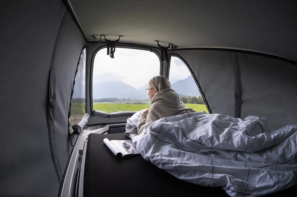 Pössl Vanster mieten - vollelektrischer Camper mit Aufstelldach – 2