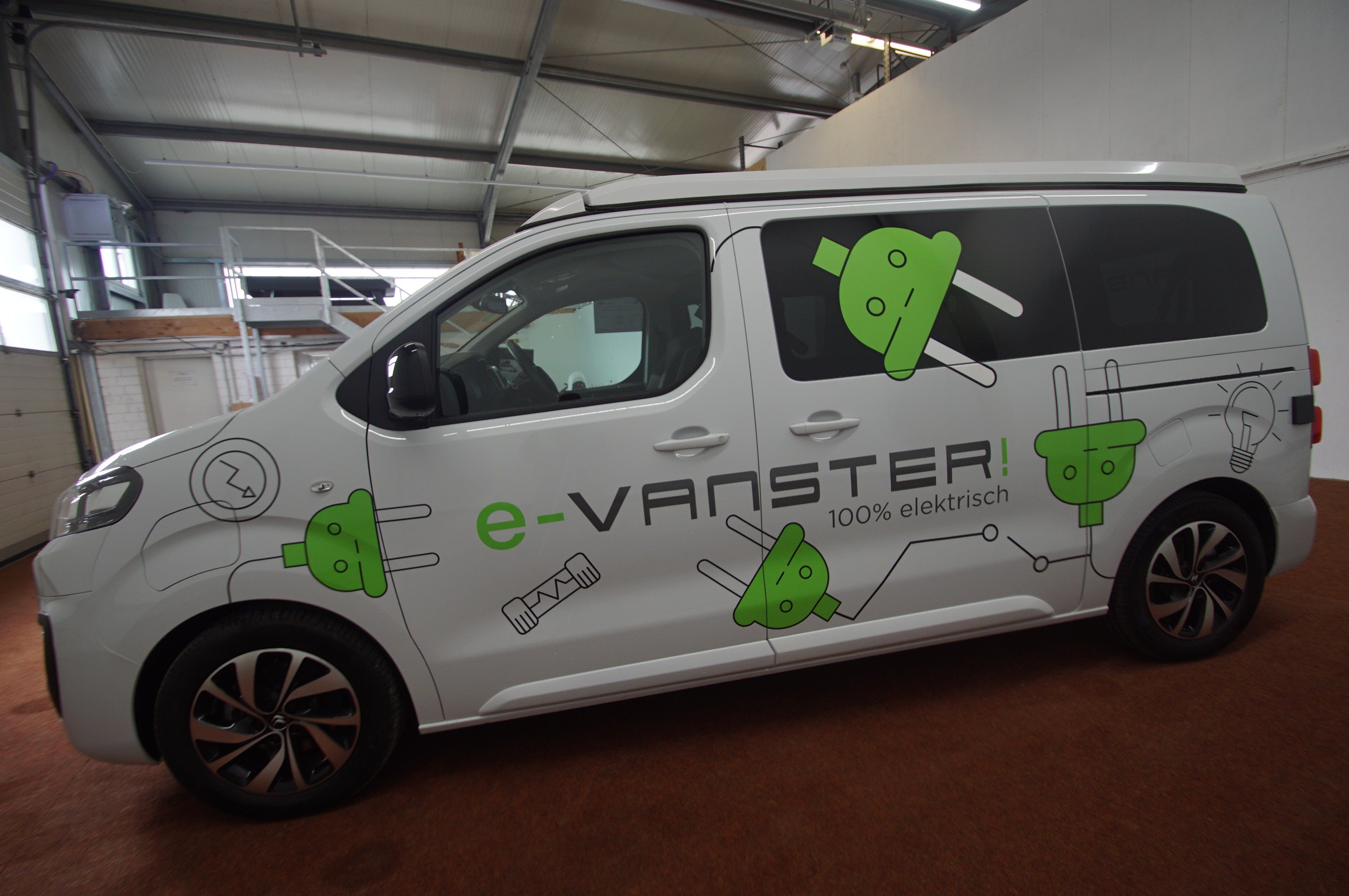 Pössl Vanster mieten - vollelektrischer Camper mit Aufstelldach – 3