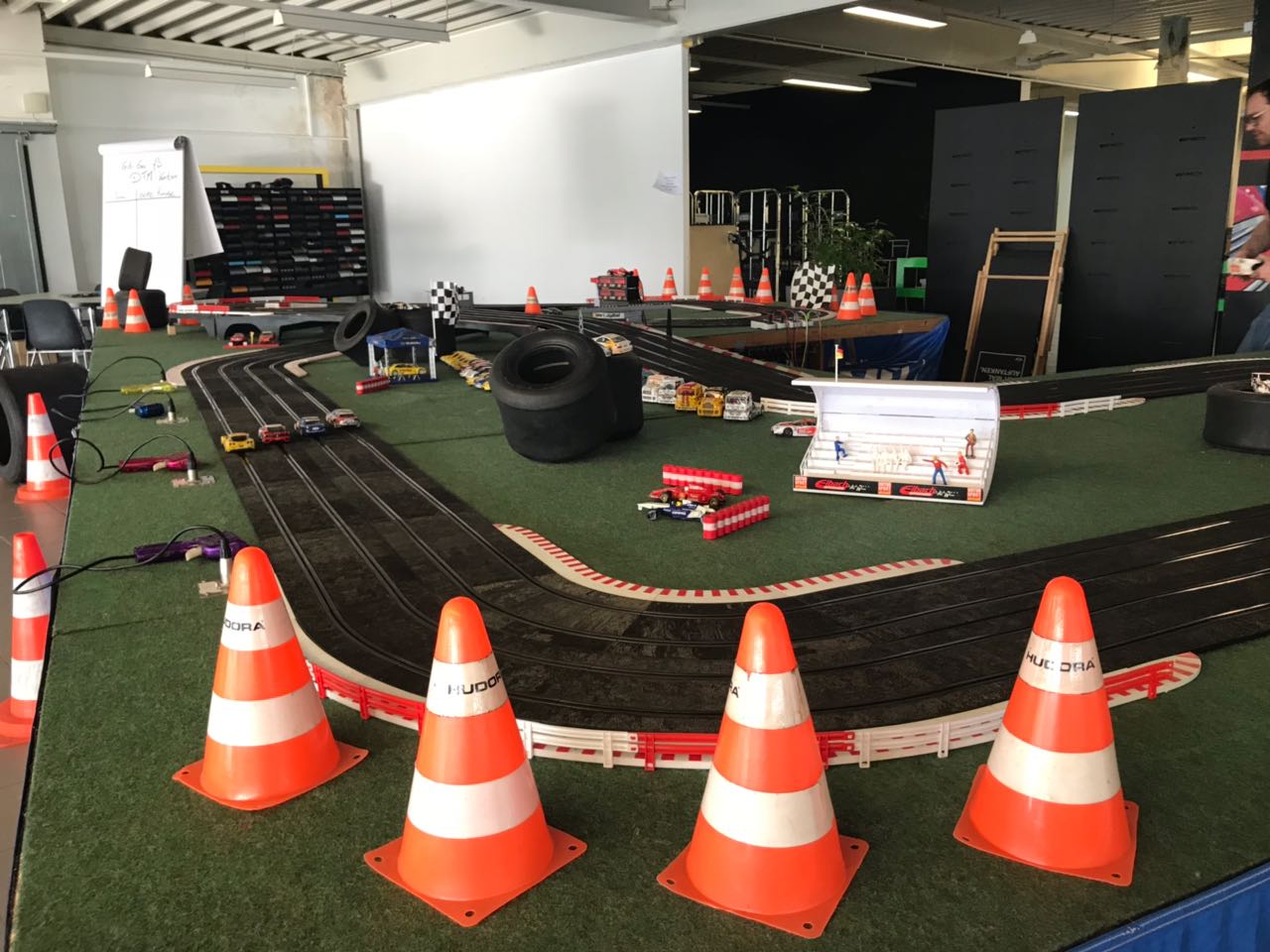 Mega Rennbahn  Slotcarracing – 4