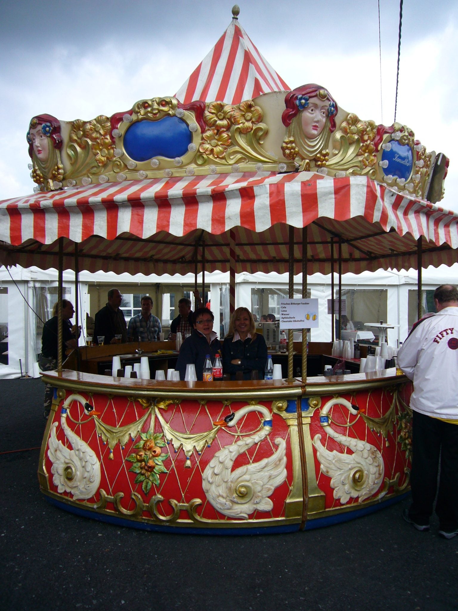 Nostalgie Schwanen-Bar