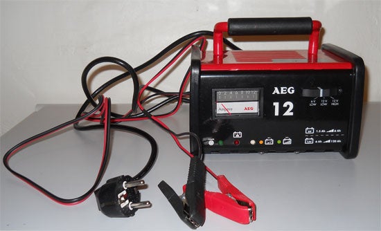 AEG Batterieladegerät mieten – 6V & 12V mit Überladeschutz