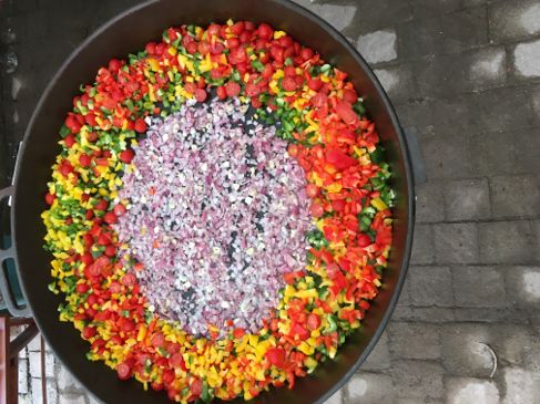 Riesenpfanne mieten 80 cm – Paellapfanne inkl. 24 KW Gasbrenner – 2