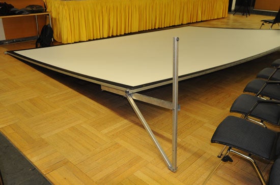 Beamer-Leinwand mieten 4,47 x 3,40 m – Stativleinwand Stumpfl für Großevents – 3