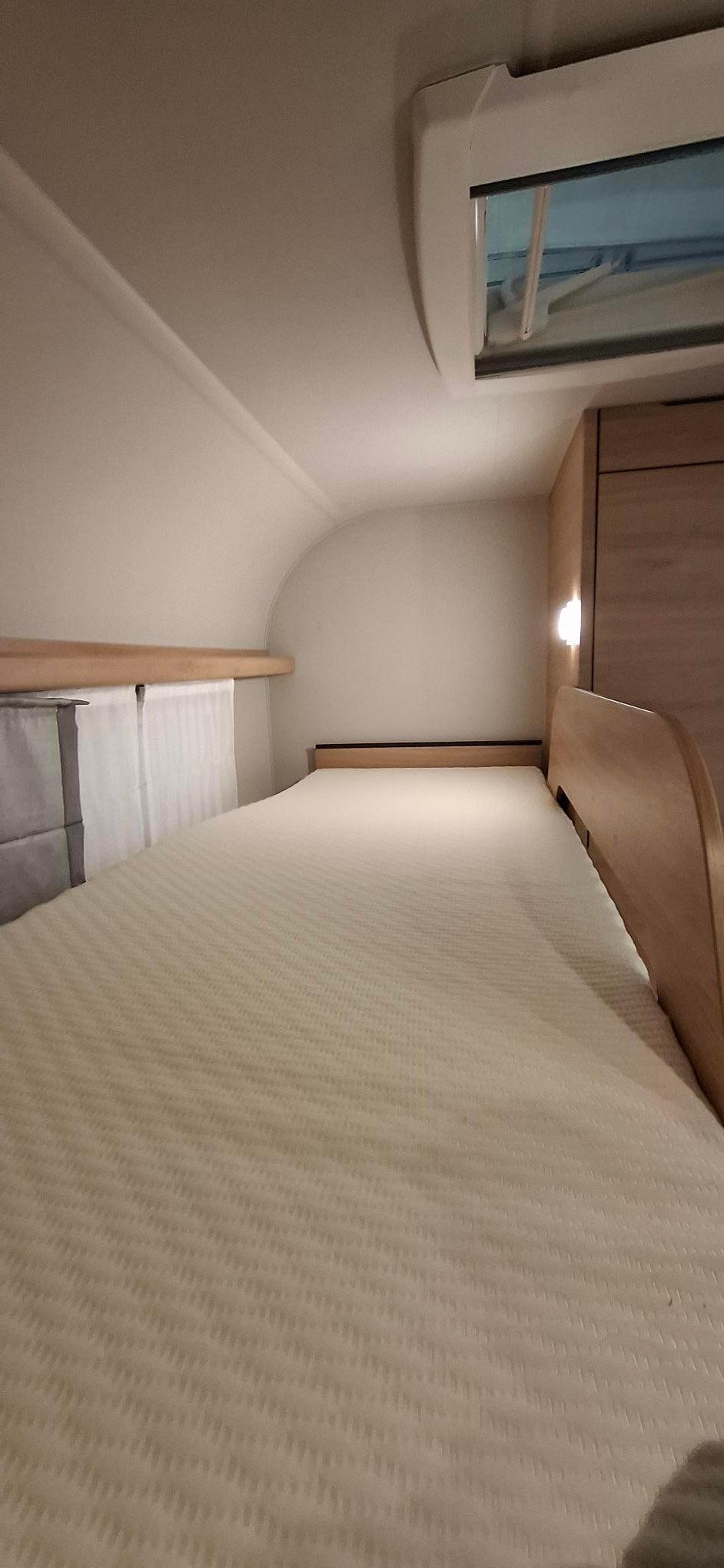 Wohnwagen mieten – Knaus Südwind 540 FDK Familiengrundriss, bis 5 Schlafplätze, Stockbetten – 4