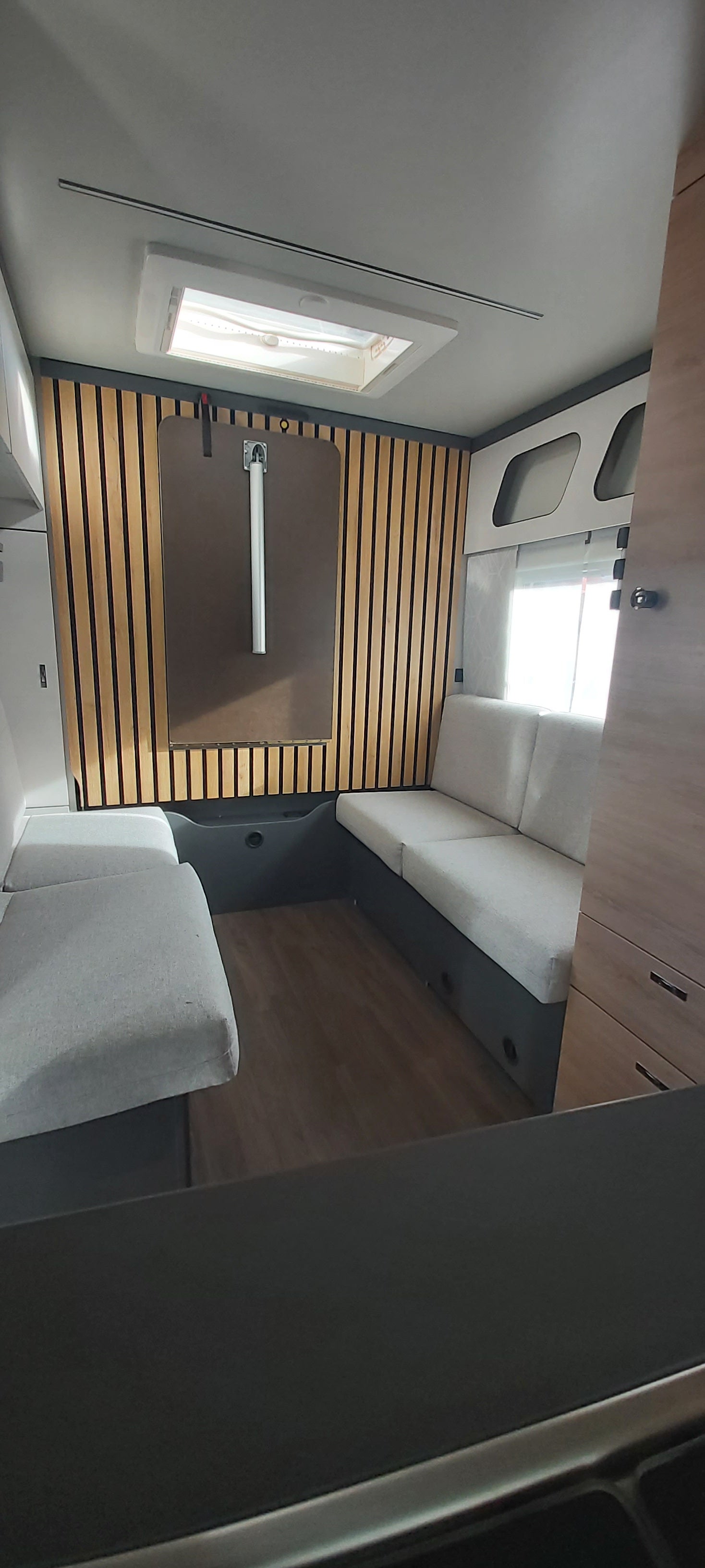 Wohnwagen mieten – Knaus Yaseo 340 PX, kompakt für 2 Personen, inkl. Sonnensegel – 4