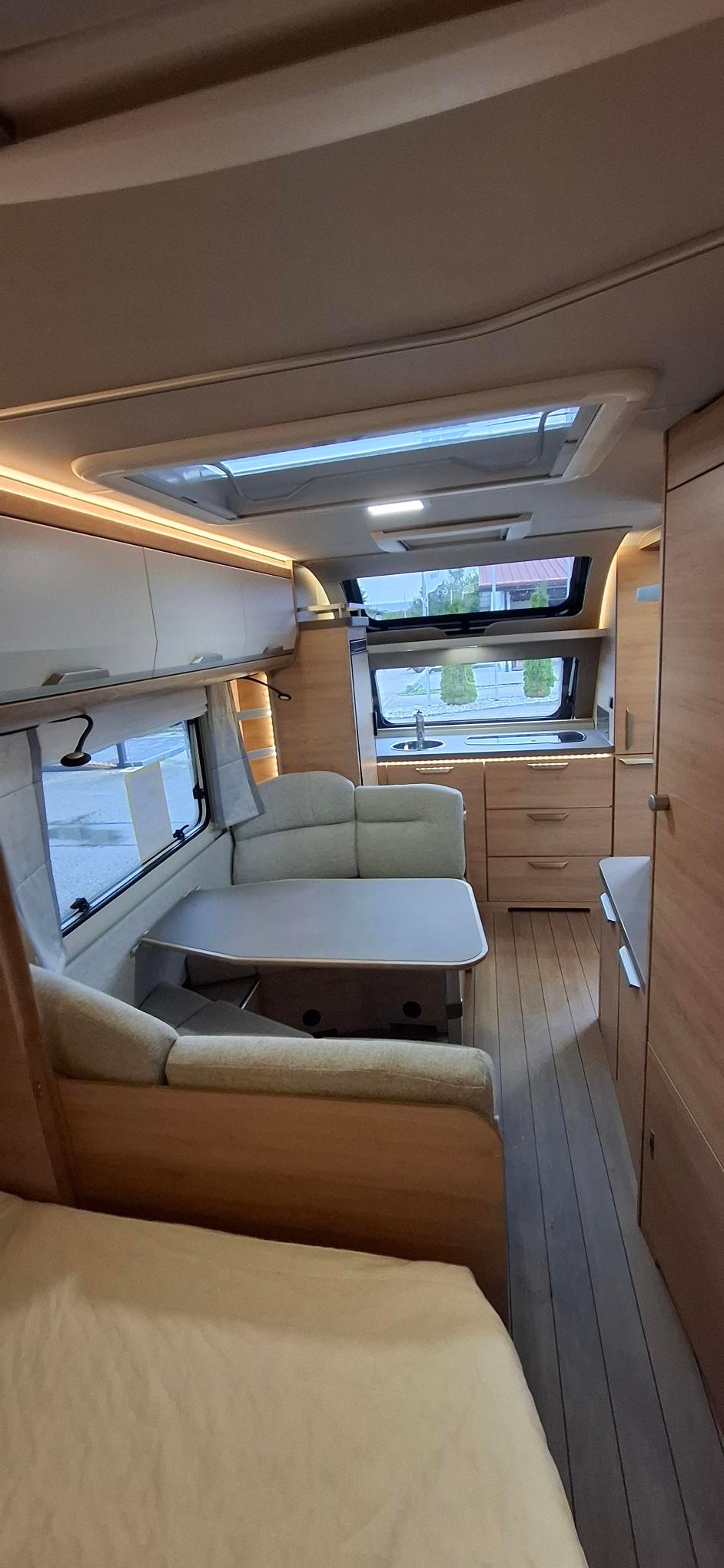 Wohnwagen mieten – Knaus Südwind 500 PF, bis 3 Schlafplätze, inkl. Sonnensegel – 3