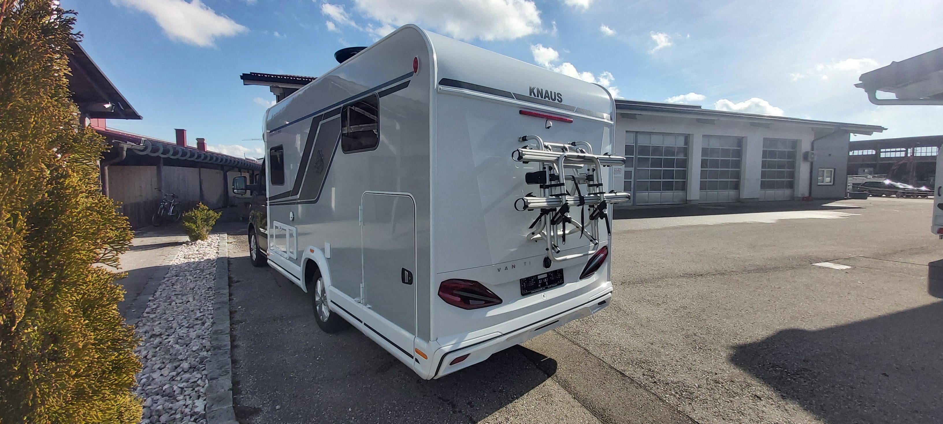 Wohnmobil mieten – Knaus Van Ti 640 MEG teilintegriert auf VW Crafter, 4 Sitze / 2 Schlafplätze – 2