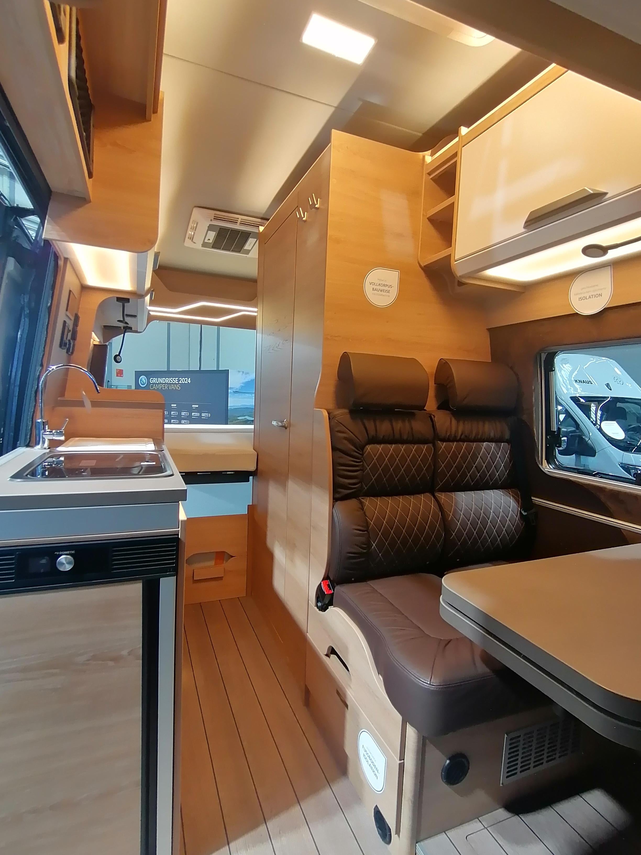 Wohnmobil mieten – Knaus BoxDrive 600 XL Kastenwagen, 4 Sitze / 2 Schlafplätze – 2