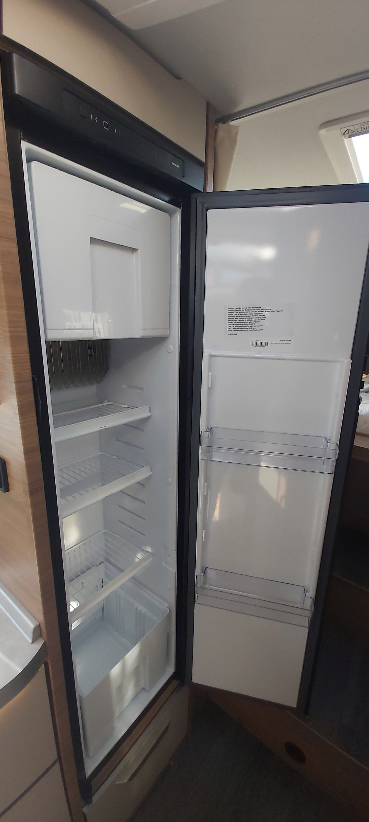 Wohnmobil mieten – Knaus Van Ti 640 MEG teilintegriert auf VW Crafter, 4 Sitze / 2 Schlafplätze – 4