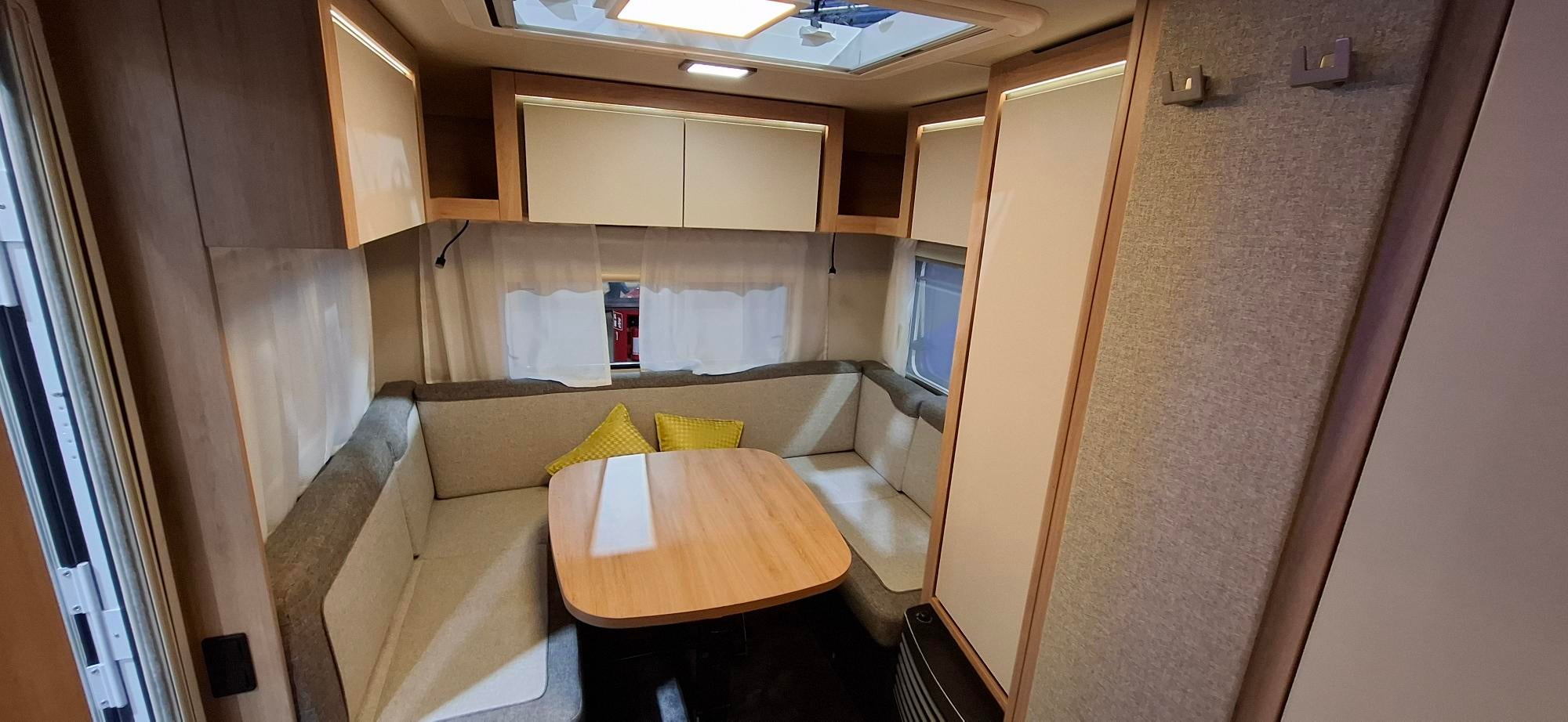 Wohnwagen mieten – Knaus Sport 500 EU, bis 4 Schlafplätze, Einzelbetten, inkl. Sonnensegel – 3