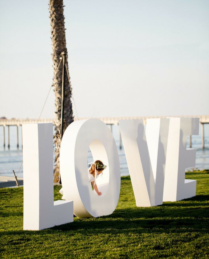 XXL LOVE Schriftzug mieten H 1,90 m - Hochzeit & Event Deko, freistehend, weiß matt – 2