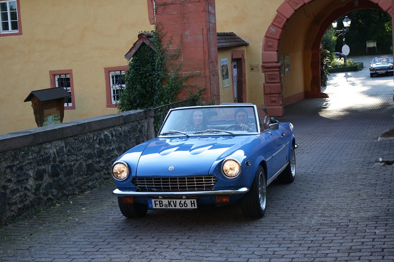 Fiat 124 Cabrio Bj. 1976 mieten bei Classic Cars Michael Krug von Nidda