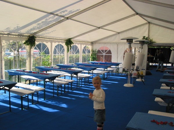Festzelt mieten 8 x 15 m – inkl. Bestuhlung, Beleuchtung, Transport & Montage