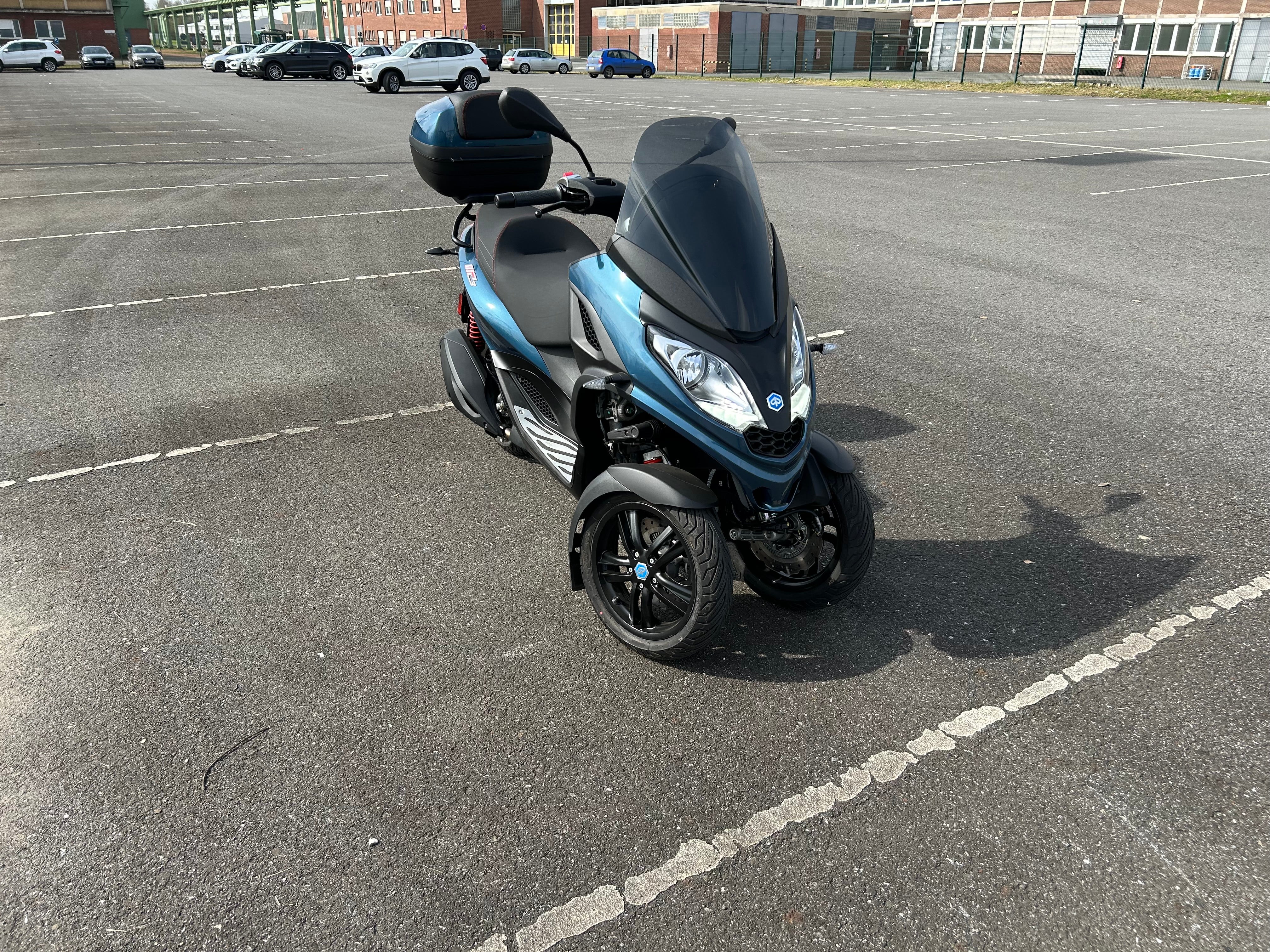 Piaggio MP3 300  Sport Dreirad bis 120 km/h – 3