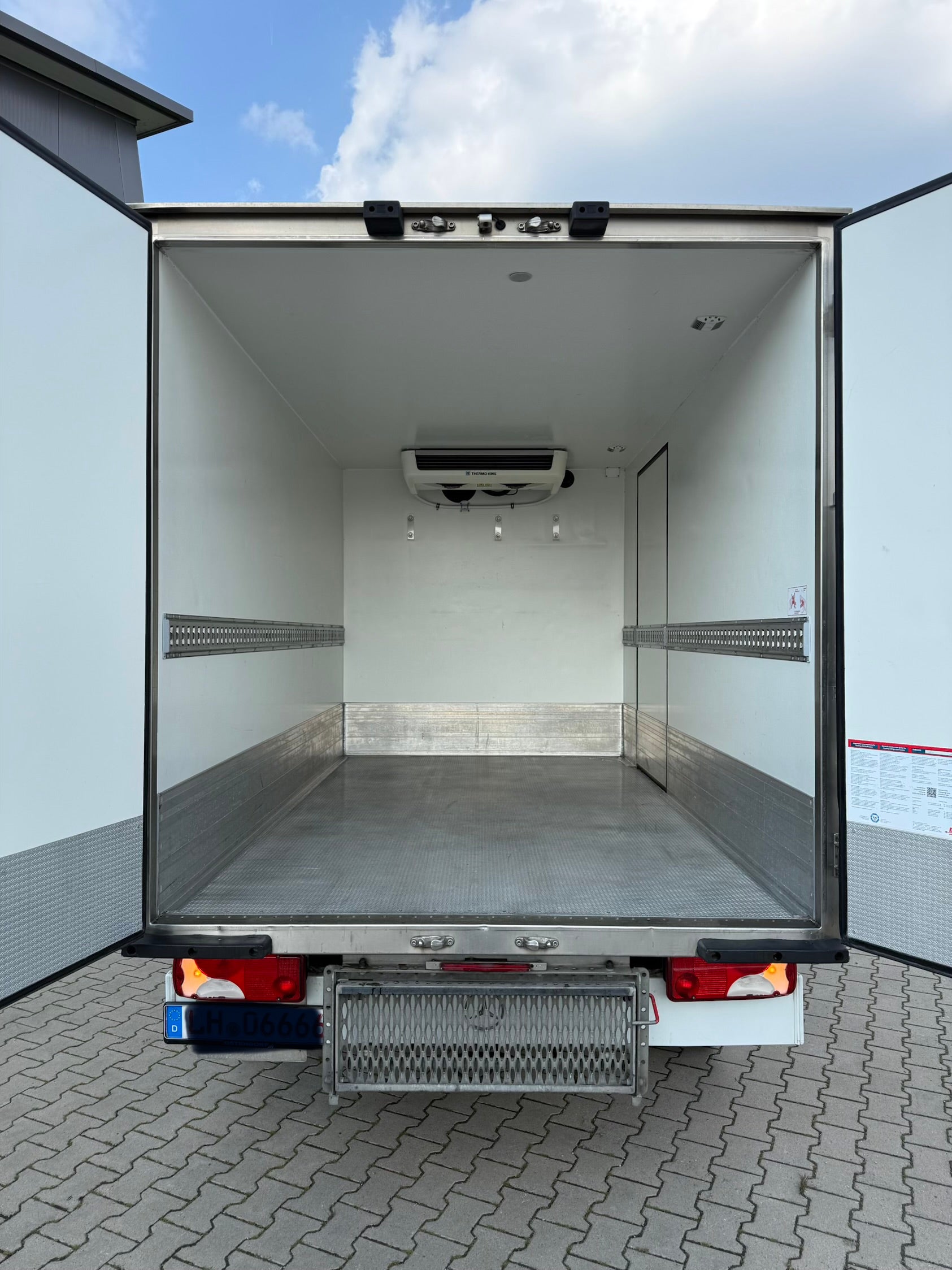 Kühltransporter  Kühlfahrzeug Kühlkoffer bis 3,5 t – 3